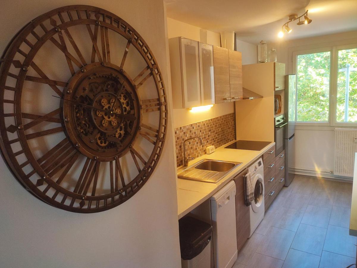 Grand Appartement De Charme Calme Et Lumineux Parking Compris آيكس أومبروفينس المظهر الخارجي الصورة